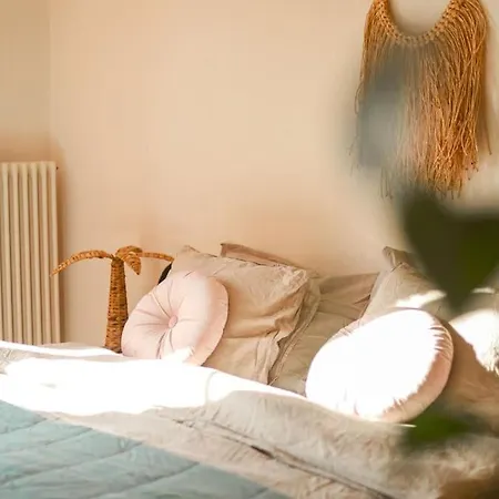 بيت للعطل Charming Vinyard House - Geneva *